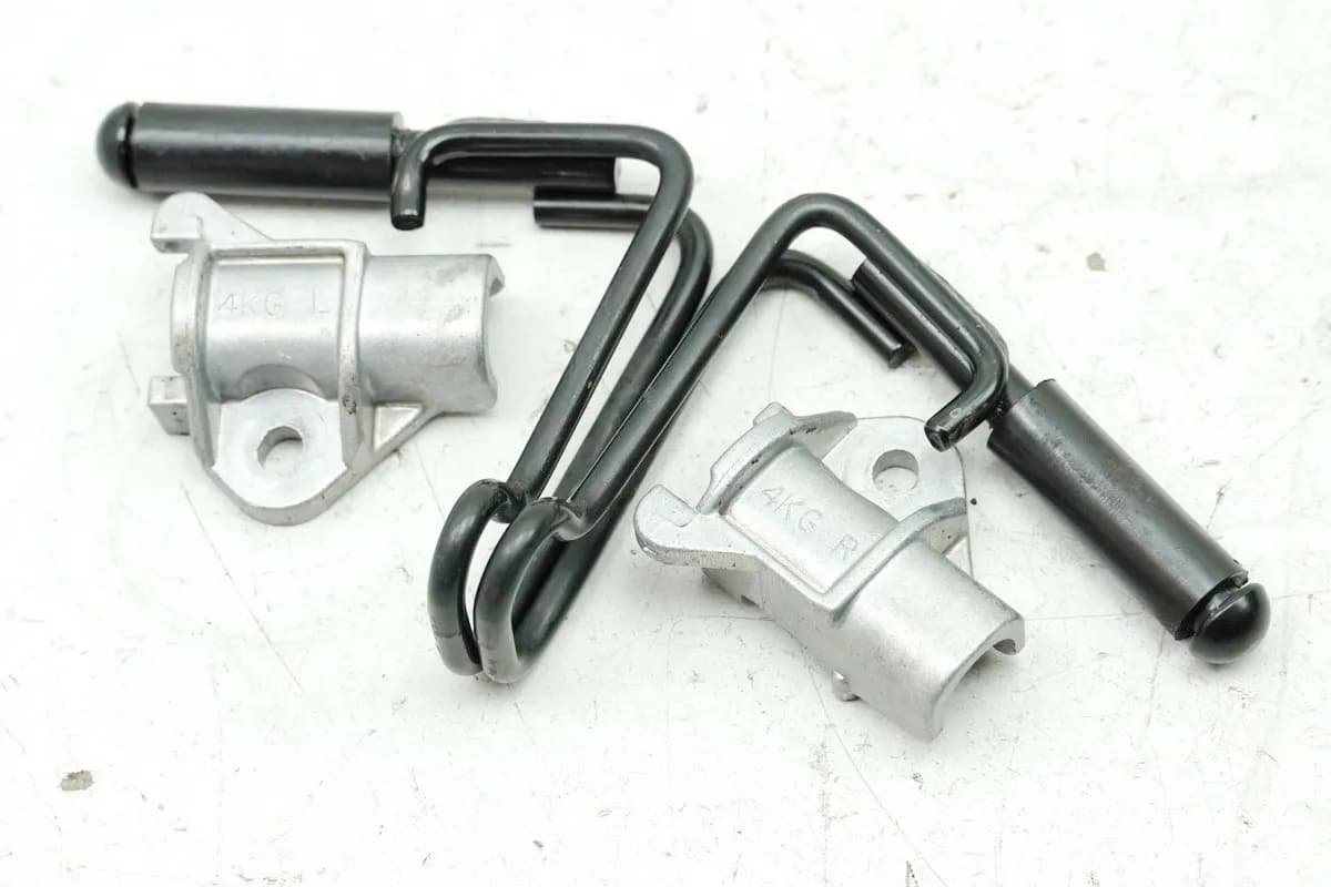 YAMAHA XJR 1300 RP02 Gepäckhaken Gepäckhalter Halter am Heck Rahmen