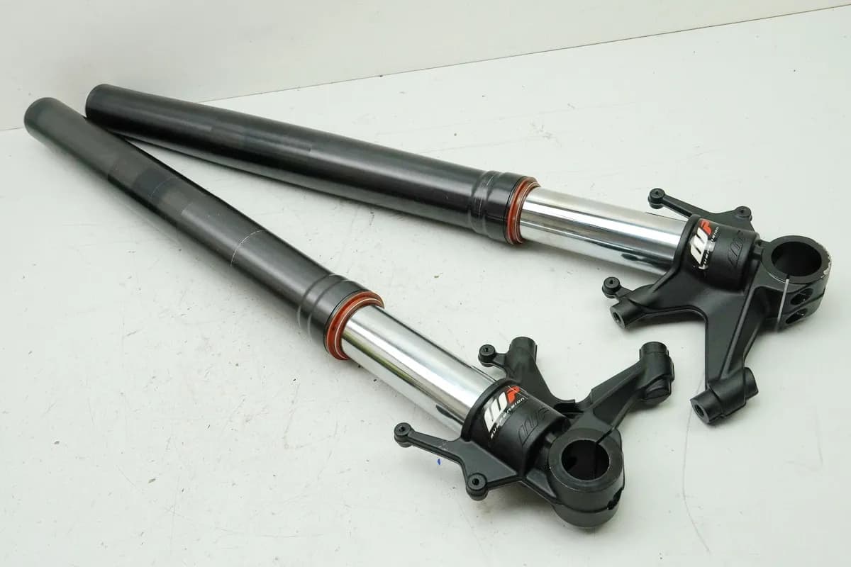 KTM 1290 SUPERDUKE R Gabelholme links rechts Gabelholm Standrohr Tauchrohr Gabel