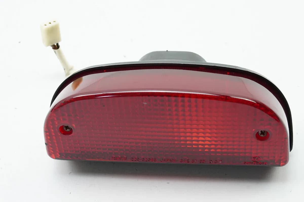 SUZUKI GSF 400 GK75B Bandit Rücklicht Lampe Tail Light Rear