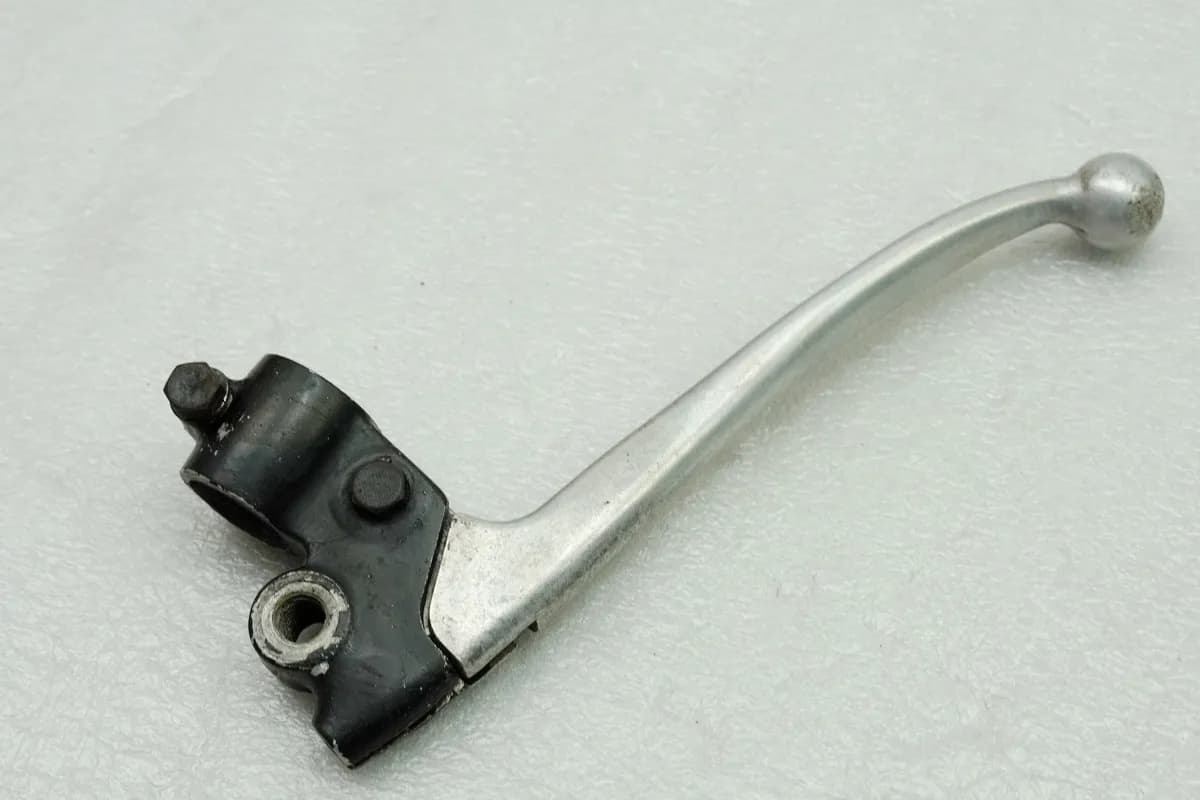 YAMAHA RD 250 1A2 Kupplungsarmatur Halter Kupplungshebel Spiegelhalter