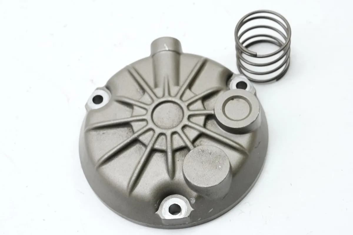 SUZUKI GSF 400 GK75B Bandit Ölfilterdeckel Cover Motor Motordeckel Abdeckung
