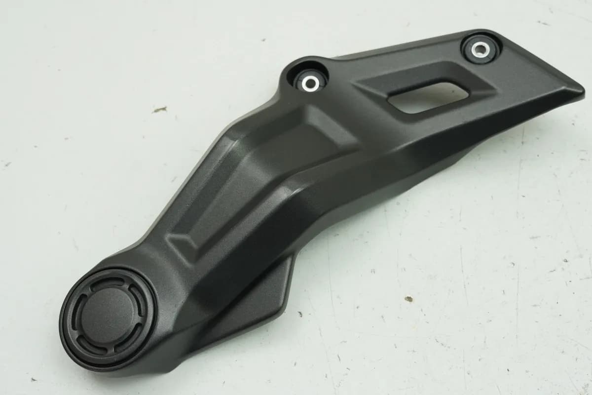 YAMAHA MT07 RM04 Deckel Fußraste rechts Blende Cover Rahmen Strebe Abdeckung