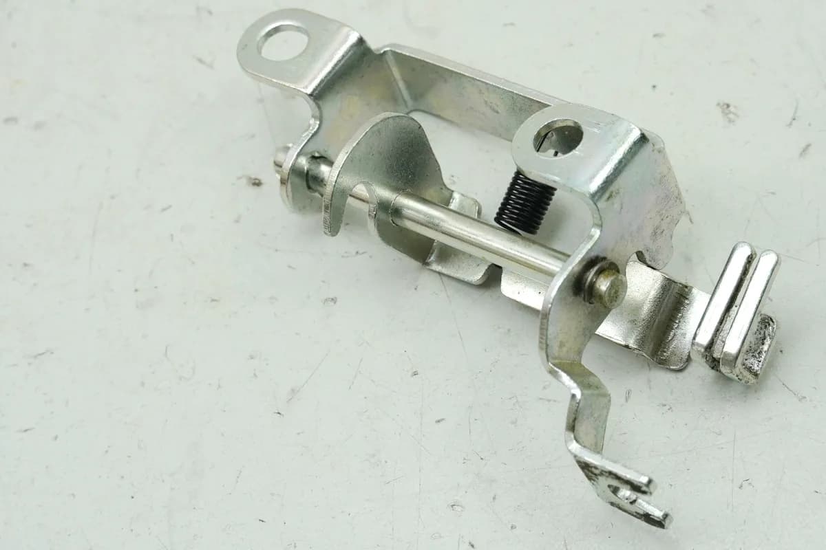 Honda NSS 125 AD JF69 Forza Verriegelung Tankklappe Öffner Tank Verschluß Platte