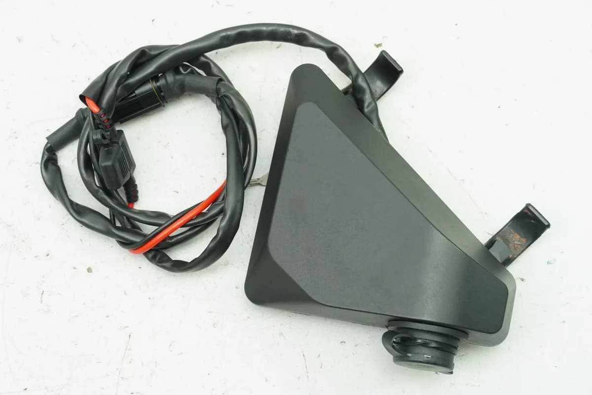 KTM 1290 SUPERDUKE Abdeckung Rahmen rechts Kniepad Cover Blende Bordsteckdose