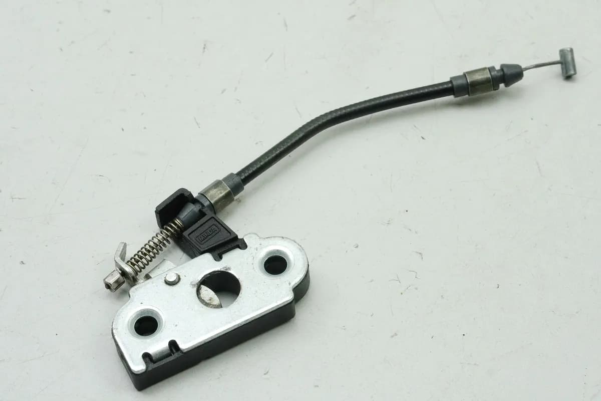 APRILIA RS 125 RS4 ZD4TW Verschluß Soziussitz Seilzug Öffner Verriegelung Sitz