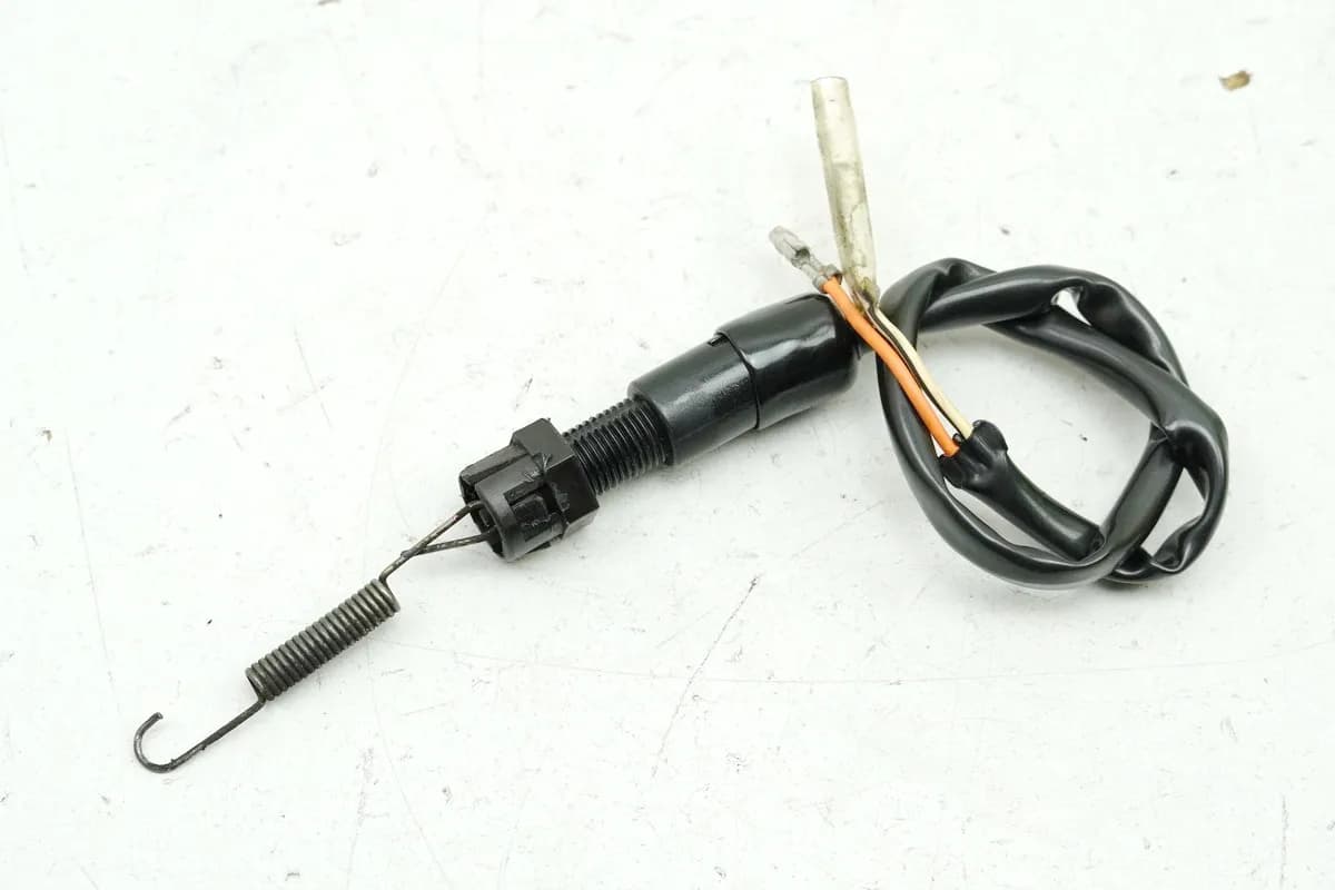 SUZUKI GSF 400 GK75B Bandit Bremslichtschalter hinten