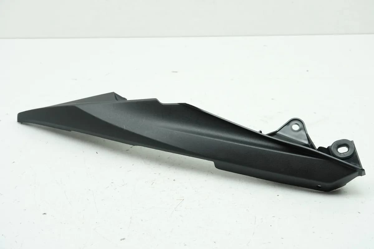 HONDA CB 125 F JC64 HECKVERKLEIDUNG RECHTS UNTEN ABDECKUNG COVER VERKLEIDUNG