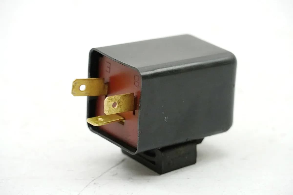 SUZUKI GSF 400 GK75B Bandit Blinkrelais Blinkerrelais NIppon Denso