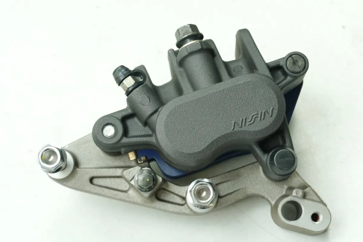 Honda NSS 125 AD JF69 Forza Bremssattel vorn Nissin Bremszange Bremskolben