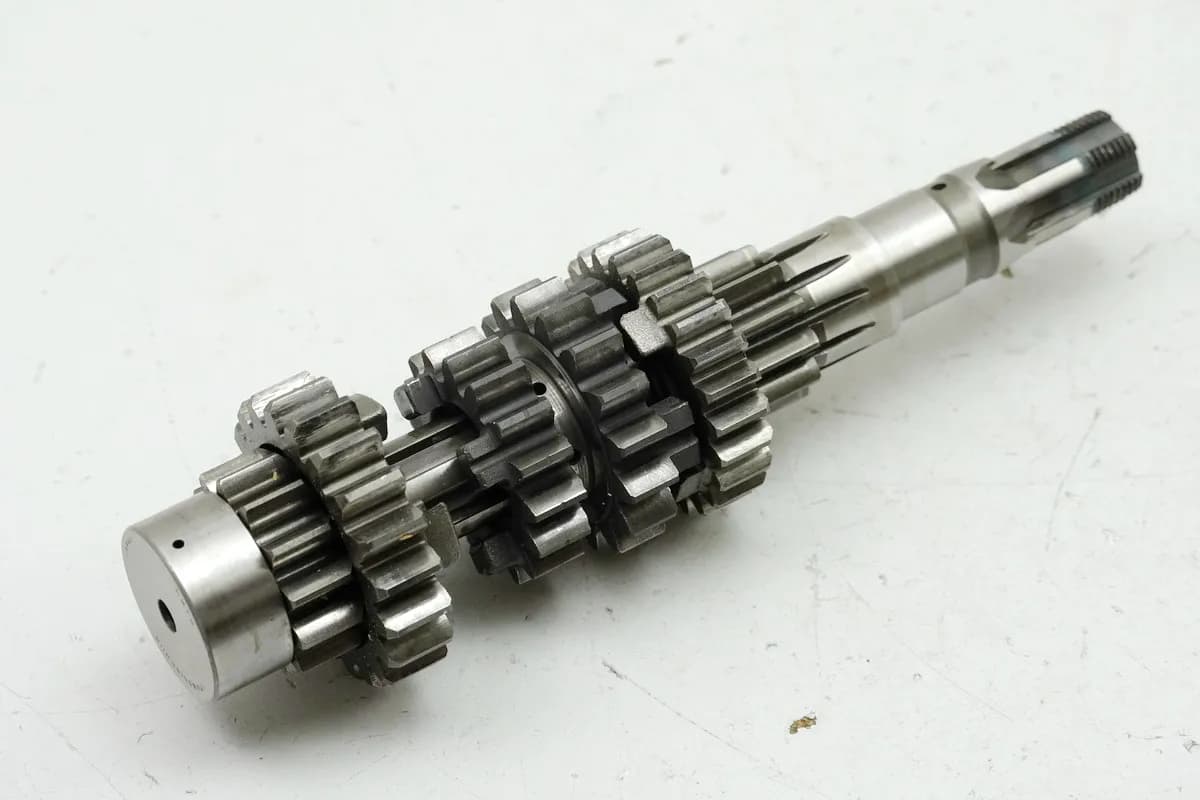 SUZUKI GSF 400 GK75B Bandit Getriebewelle Eingang für Getriebe