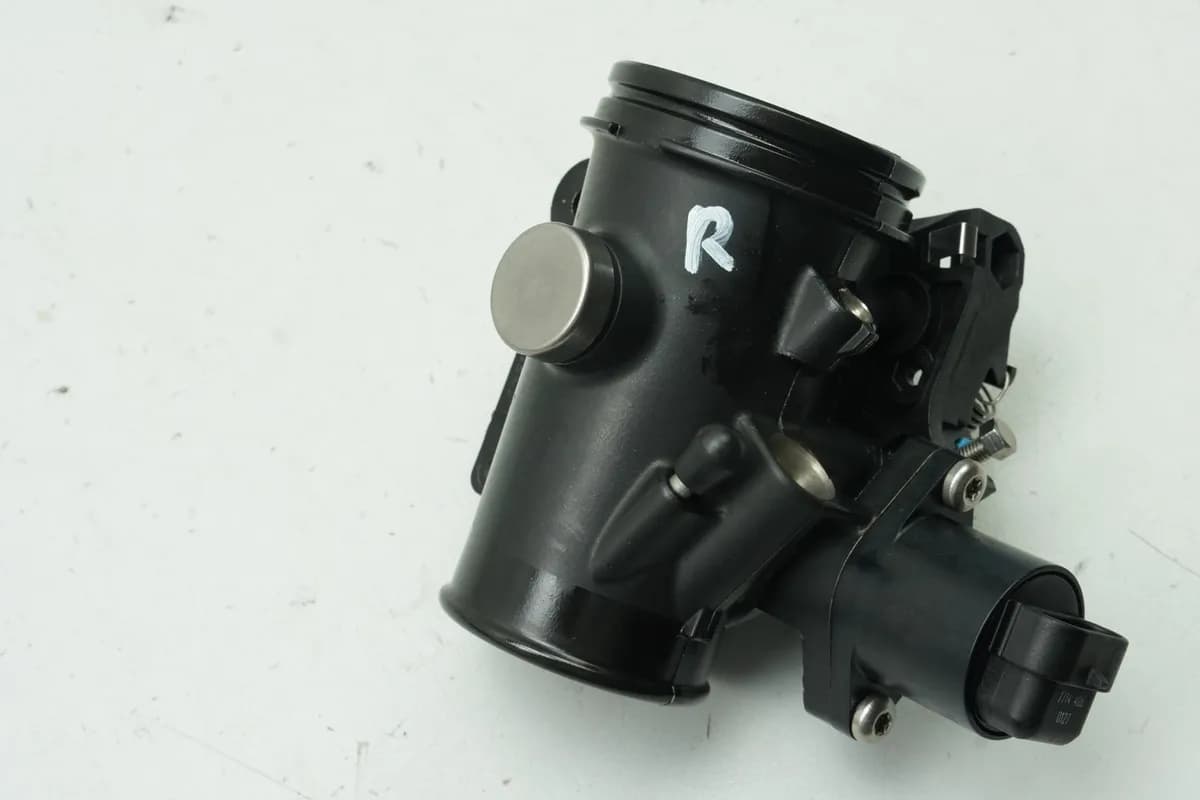 BMW R nine T Urban G/S 0J41 Drosselklappe rechts Drosselkörper Leerlaufsteller