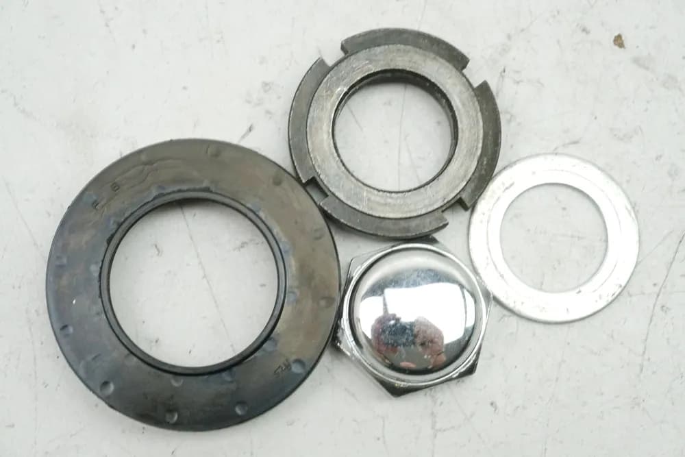 SUZUKI GSX 650 F WVCJ ABS BANDIT Mutter Sicherung Lenkkopf Gabelbrücke