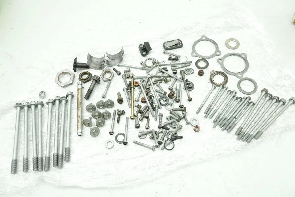 KTM 1290 SUPERDUKE R Schrauben Kleinteile Mutter - für Motor Zylinder Getriebe