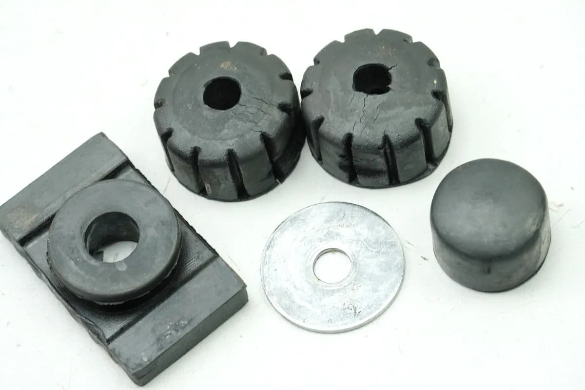 KYMCO ZING 125 RFBRF25AA Tank Gummis Dämpfer Halter Auflage Tankhalter 8785 km