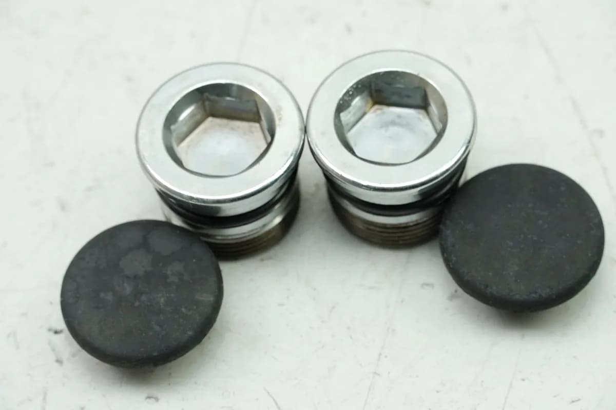 KYMCO ZING 125 RFBRF25AA Gabel Verschluß Schraube Stopfen Gabelholm Standrohr