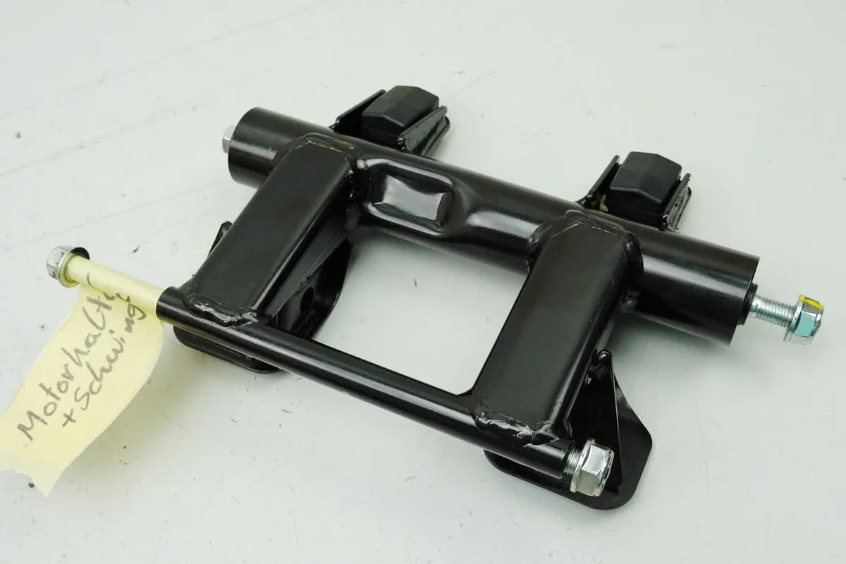 Honda NSS 125 AD JF69 Forza Halterung Motor Motorhalter Träger Halteplatte Achse