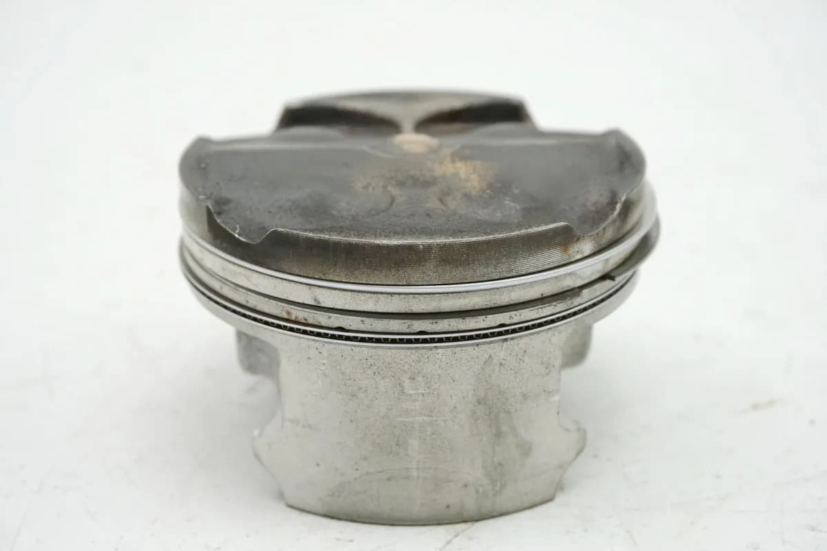 SUZUKI GSX-R 600 SRAD Kolben Piston