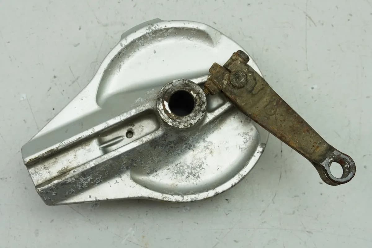 HONDA XR 125 L JD19 Bremstrommel Bremsbacken Bremsanker