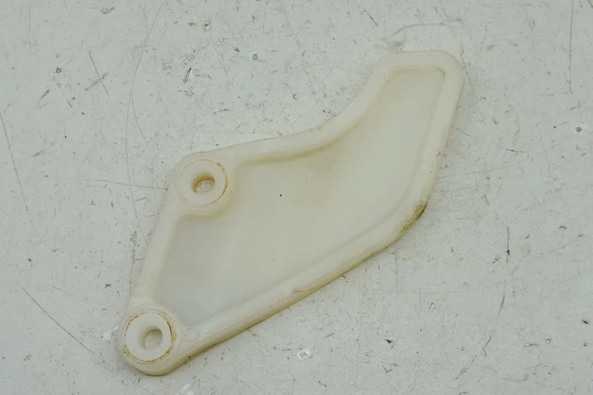 HONDA XR 125 L JD19 Kettenschutz unten Kettenführung