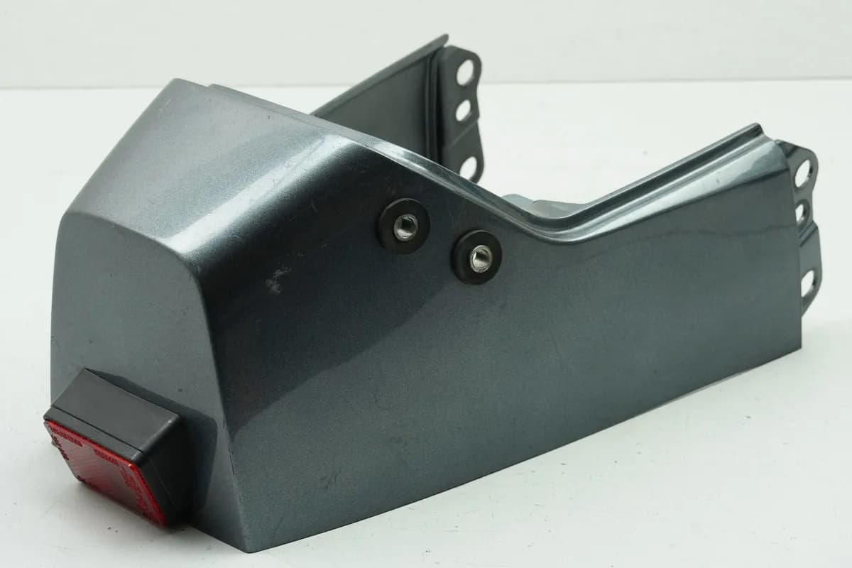 SUZUKI RG 80 GAMMA NC11A Heckverkleidung mitte Abdeckung Cover Heckbürzel