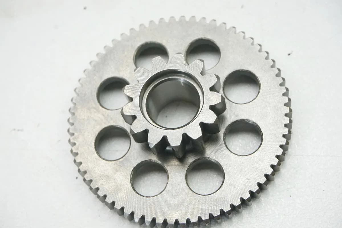 YAMAHA YZF R1 RN01 RN04 Zahnrad Anlasser Reduktion Zwischenrad 98-01