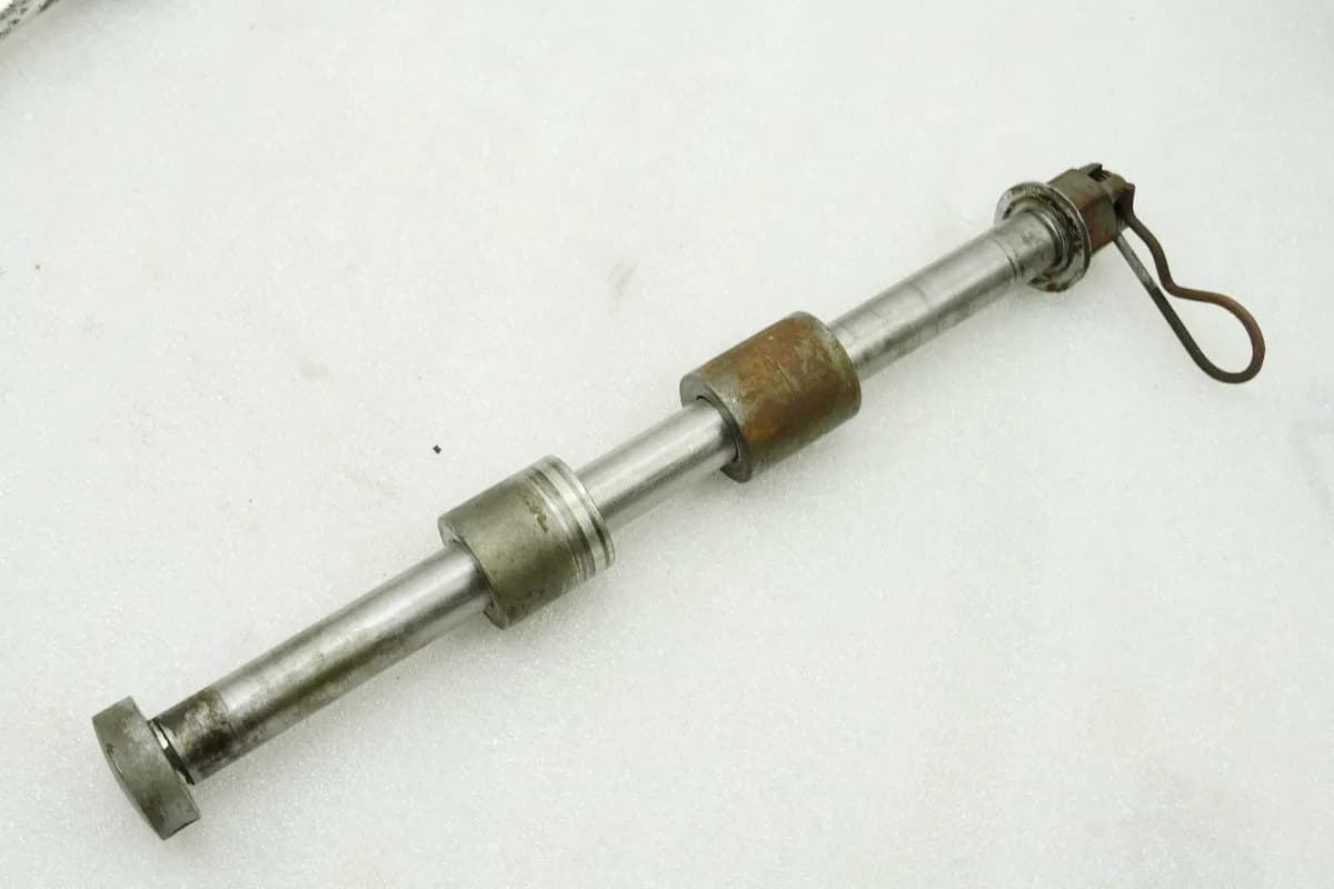 HONDA CB 250 G CB250G Steckachse hinten Distanzhülse Achse Mutter (Felge) 74-77