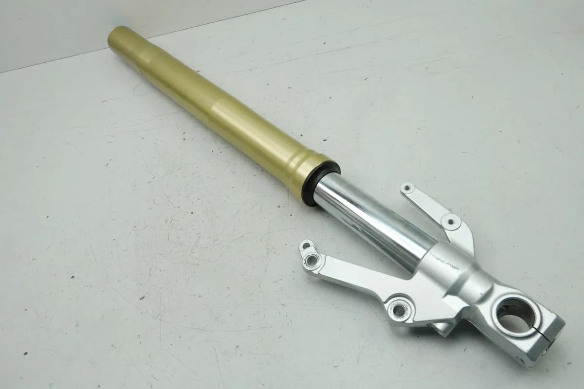 YAMAHA YZF R1 RN01 RN04 Gabelholm rechts Tauchrohr Gleitrohr für Gabel 98-01