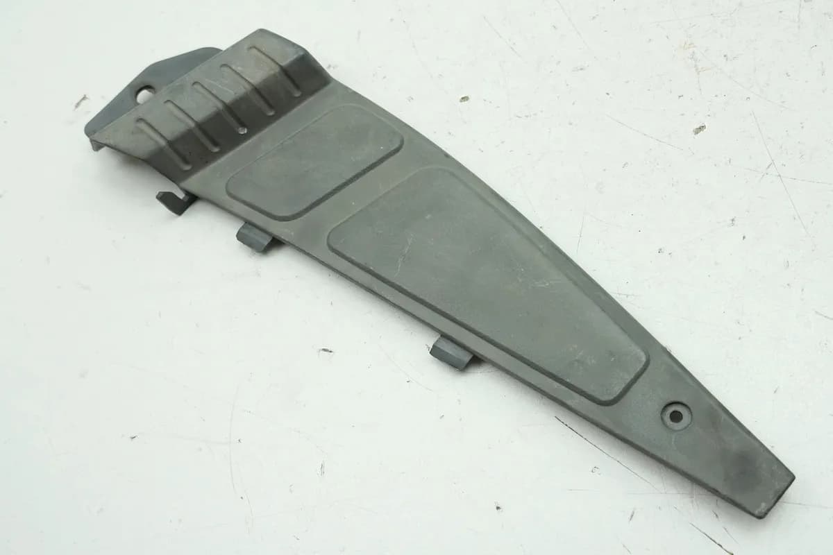 PIAGGIO SFERA 50 C01 Trittbrett Sozius rechts Cover Fußraum Blende