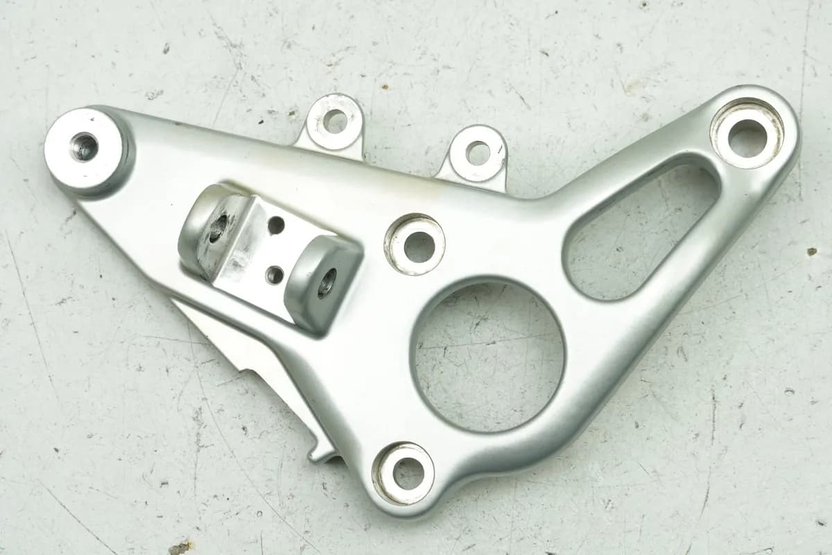 BMW R 1150 R R21 Fußrastenplatte Fahrer rechts Halter Fußraste Fußrastenträger