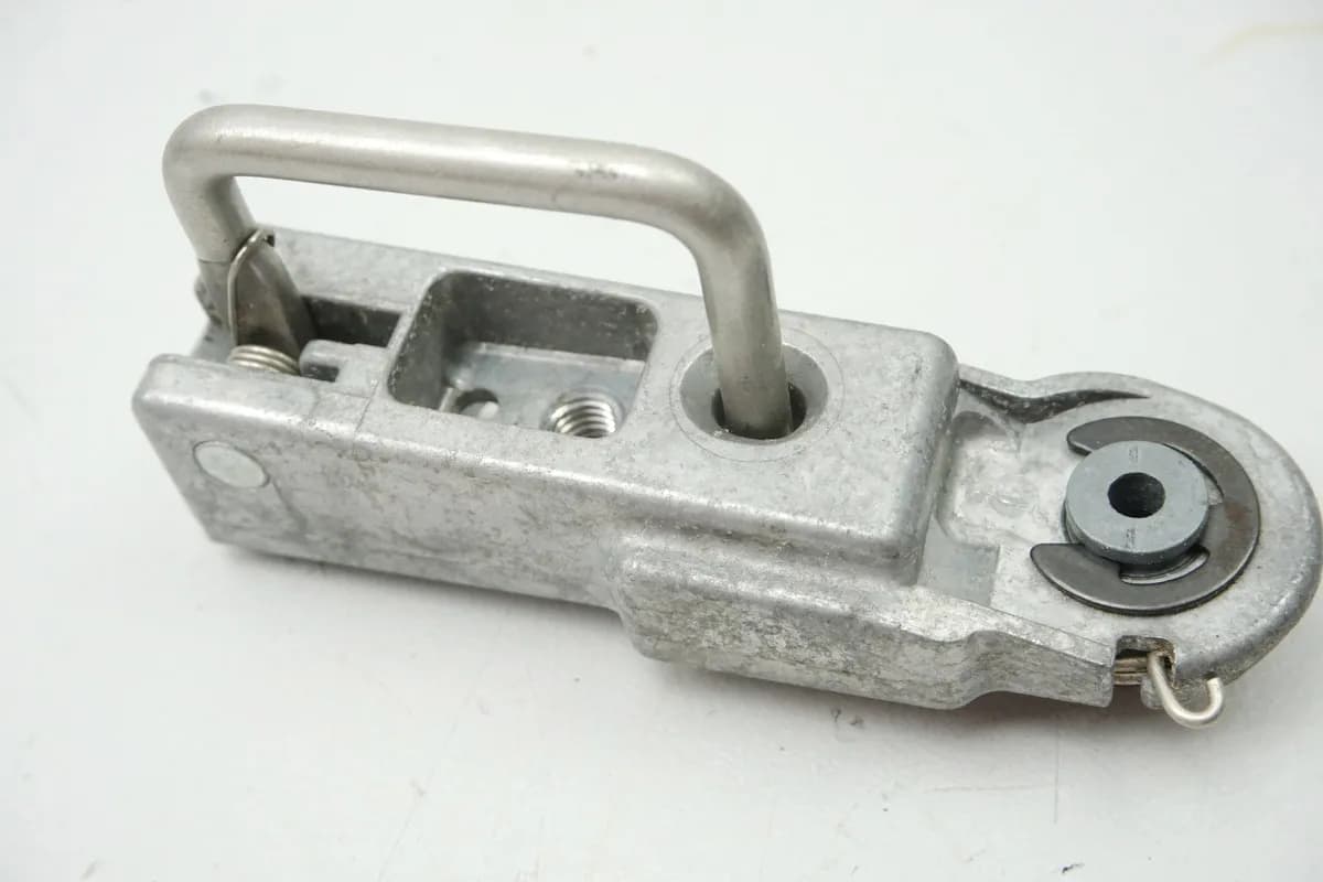 HONDA GL 1800 SC47 A ABS GOLDWING Halterung Helm Helmhalter