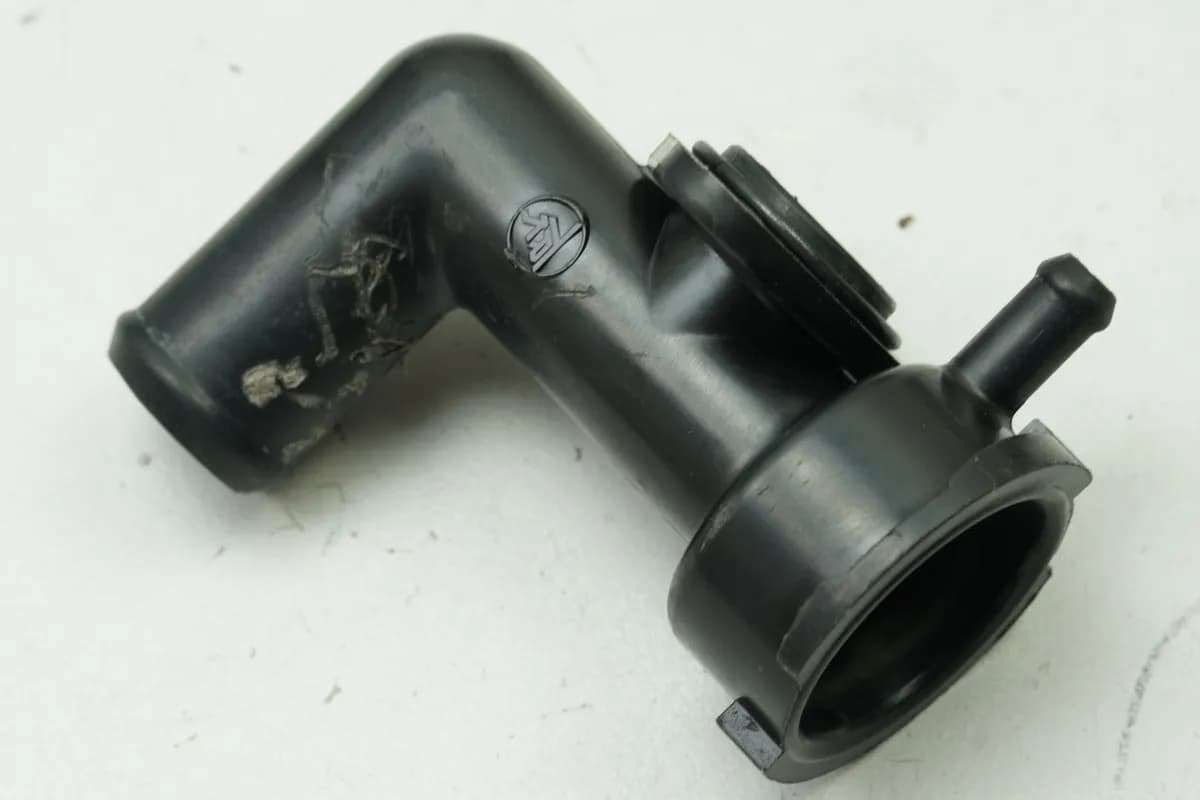 HONDA NTV 650 RC33 REVERE Einfüllstutzen für Kühler Kühlmittel Stutzen Schlauch