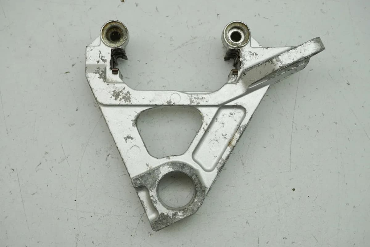 YAMAHA R6 RJ03 Ankerplatte Halter für Bremssattel hinten Bremsankerplatte