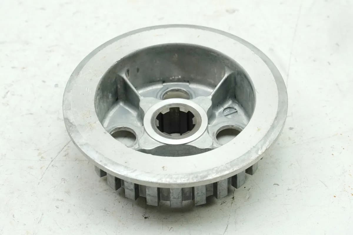 HONDA XR 125 L JD19 Kupplungskorb Innen Nabe Kupplung