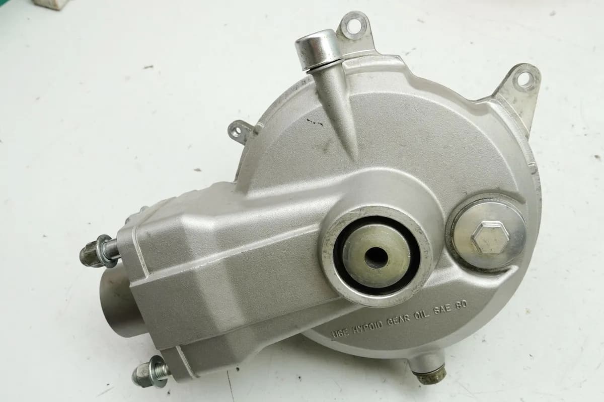 HONDA NTV 650 RC33 REVERE Kardanantrieb Endantrieb Antrieb Kardan Endgetriebe