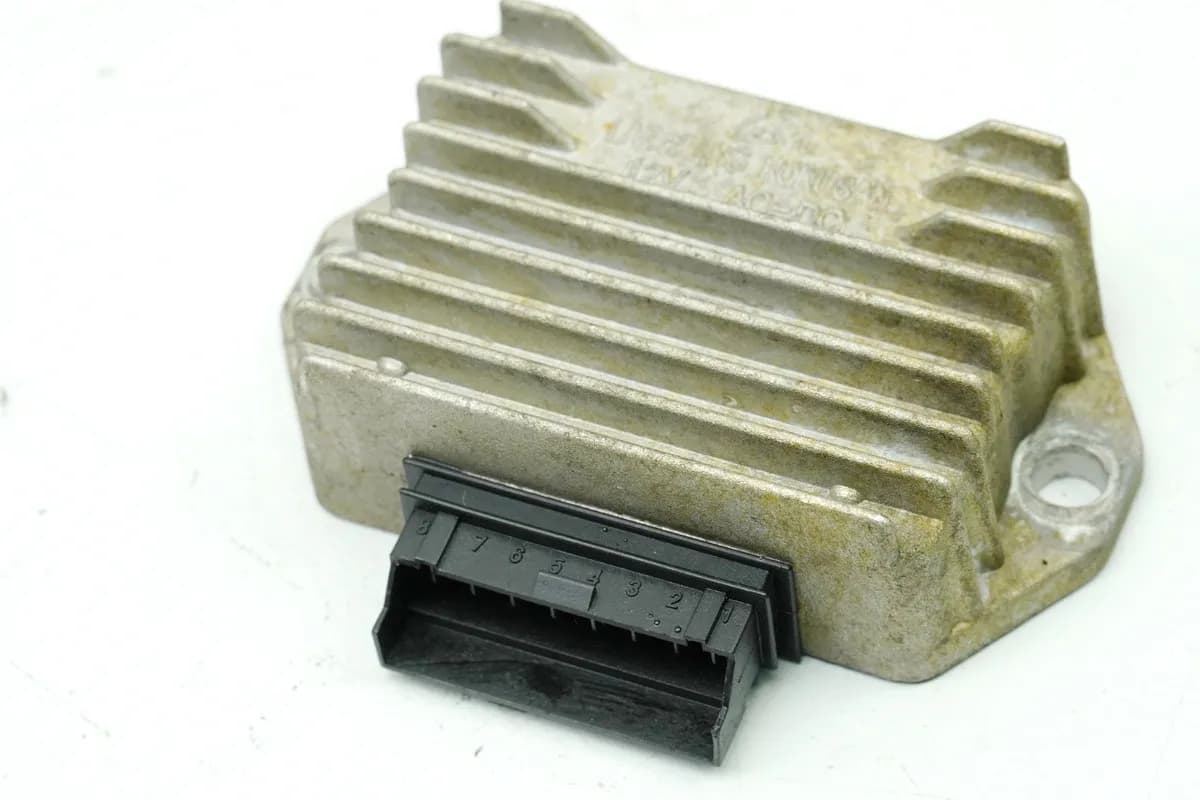 VESPA LX 50 2 ZAPC38101 Laderegler original Regler Gleichrichter 58096R