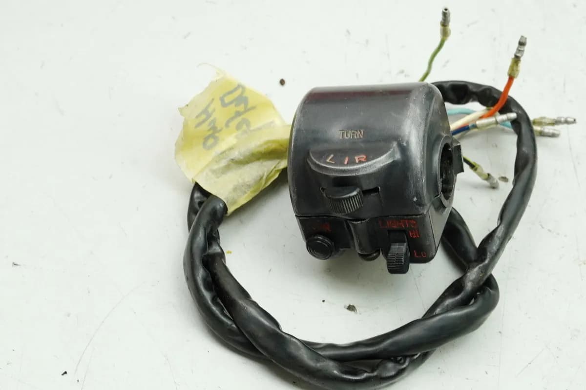 HONDA CB 250 G CB250G Lenkerschalter links Schalter Licht Blinker Hupe  74-77