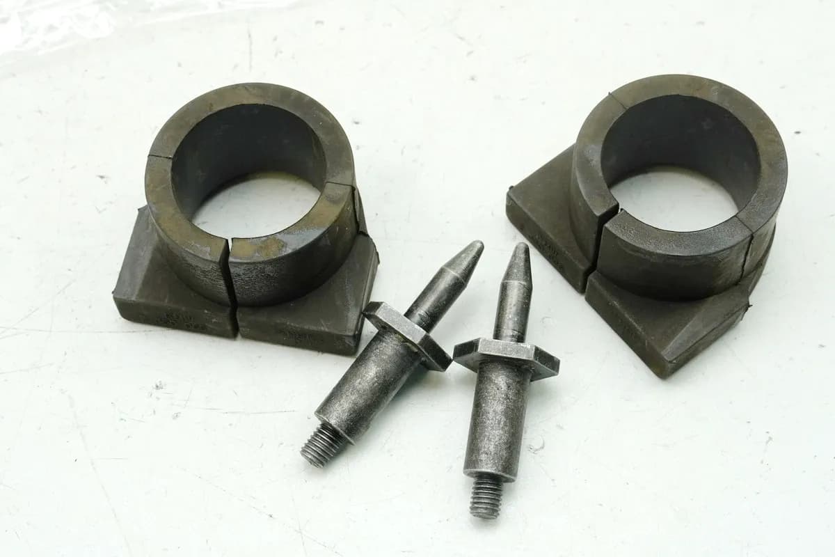 BMW F 650 GS E650G R13 Schraube Tank Justierschraube Pin Gummi Auflage Dämpfer