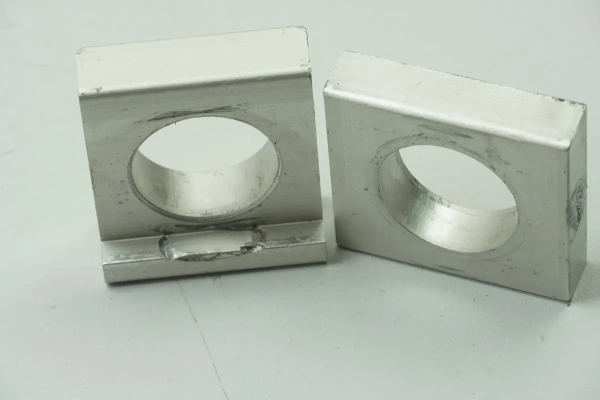 YAMAHA TDM 900 RN08 Kettenspanner Paar (für Achse hinten Felge Schwinge)