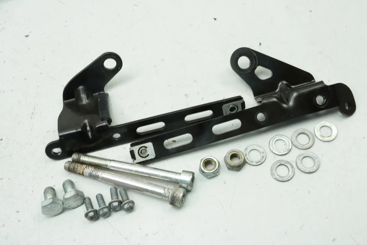 APRILIA RS 125 RS4 ZD4TW Halterung Motor Achse Schraube Bolzen Motorhalter