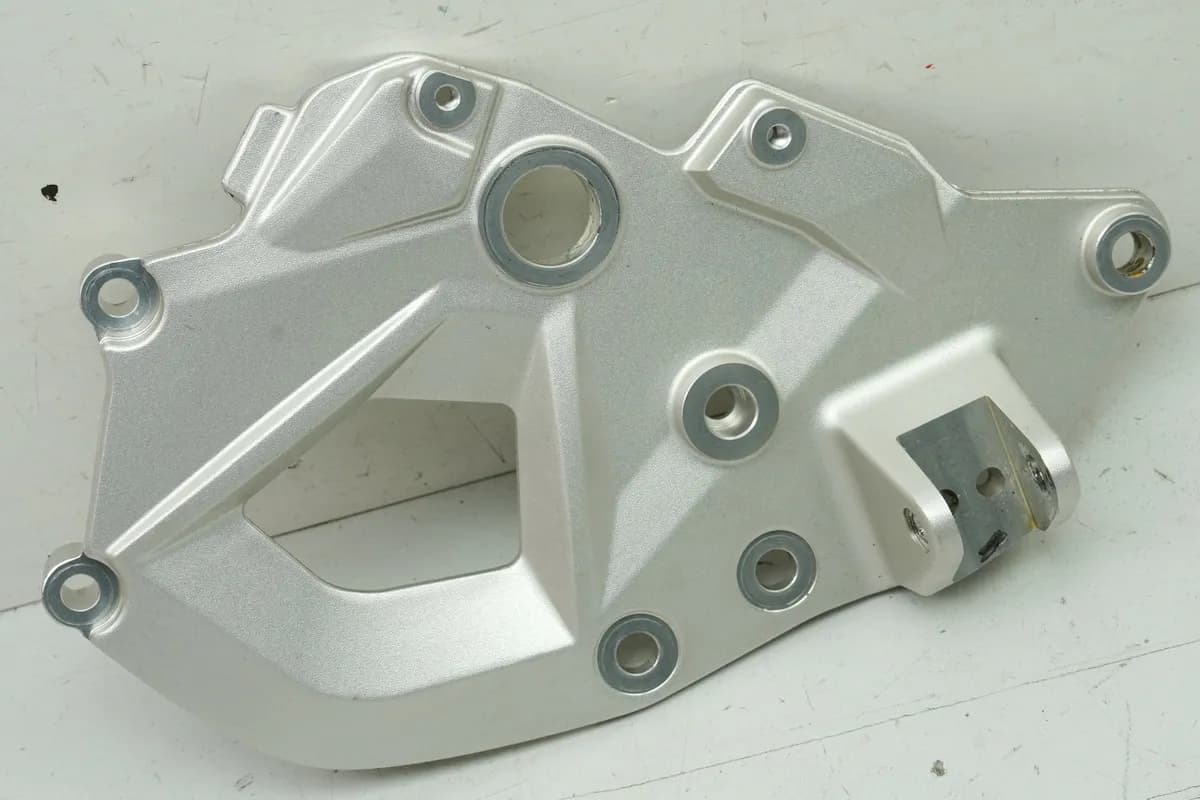 BMW F 850 GS 750 800 900 K80 K81 Fußrastenplatte Fahrer links Halter Fußraste