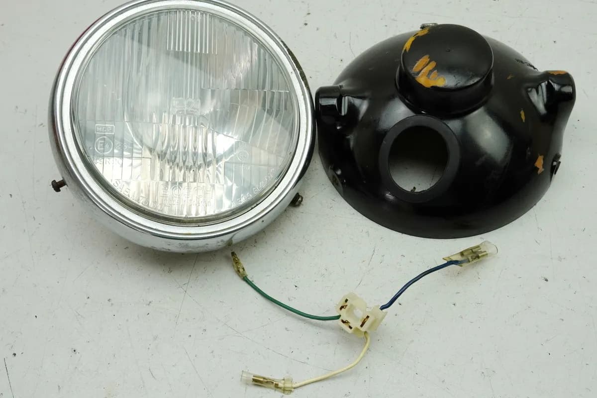 HONDA CB 250 G CB250G Scheinwerfer Lampe Gehäuse Einsatz Scheinwerferglas 74-77