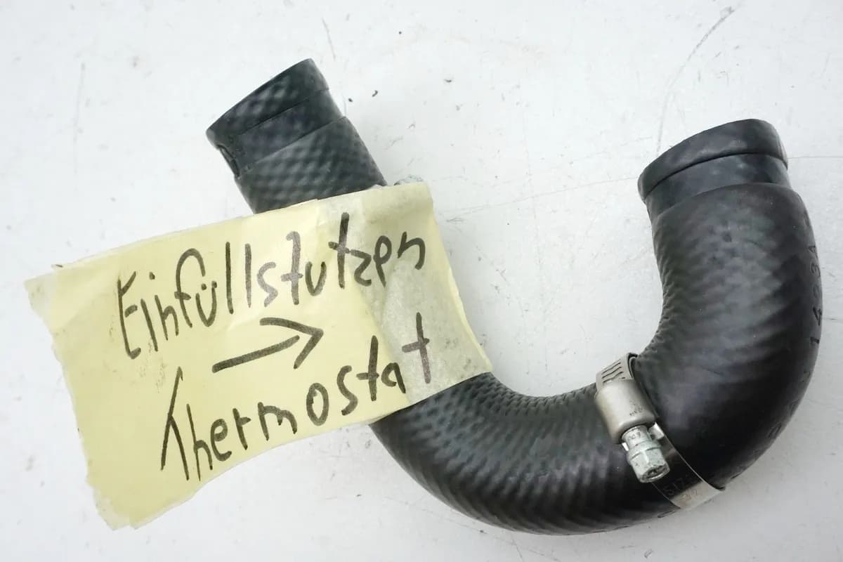 YAMAHA FZR 600 R 3HE Kühlerschlauch Thermostat --> Einfüllstutzen