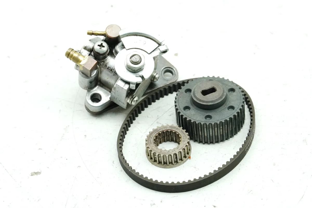 VESPA LX 50 2 ZAPC38101 Ölpumpe (für Motor) 82632R