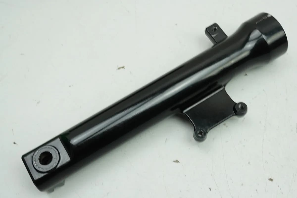 SYM Jet 4 50 AD05W8 Tauchrohr rechts Gabelfuß (für Gabelholm Standrohr) 781km