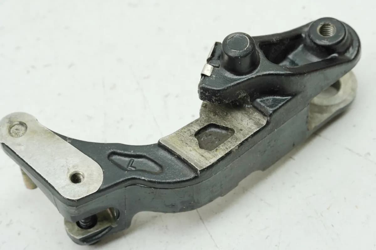 HONDA GL 1500 SE SC22 B GOLDWING Halter Bremssattel links vorn Ankerplatte