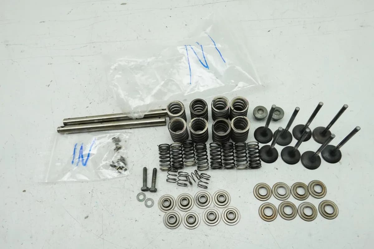 SUZUKI GSX 750 AE INAZUMA Ventile Einlass Federn Keile (für Zylinderkopf Motor)