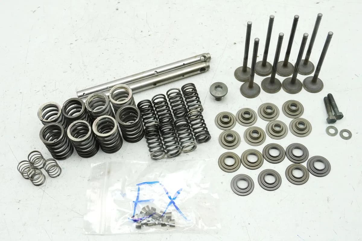 SUZUKI GSX 750 AE INAZUMA Ventile Auslass Federn Keile (für Zylinderkopf Motor)