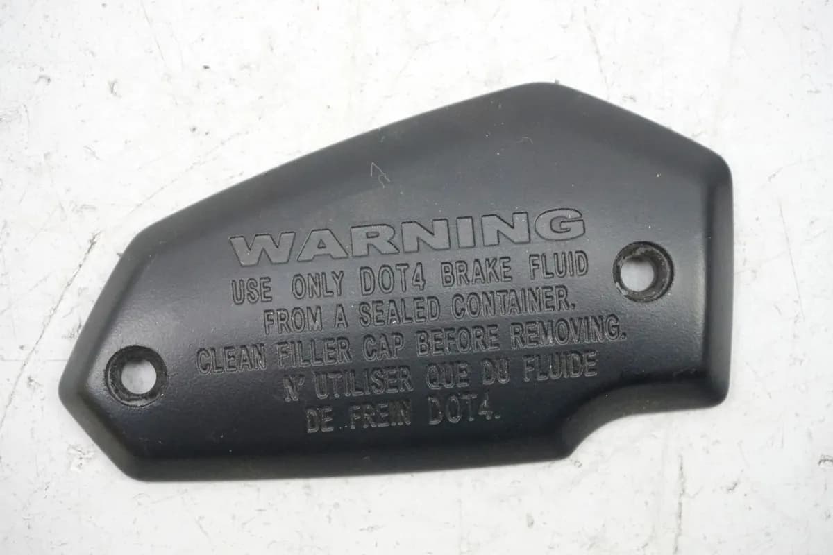 KAWASAKI Z 900 ZR900D D1 Deckel Bremszylinder vorn Verschluß Cover Bremspumpe