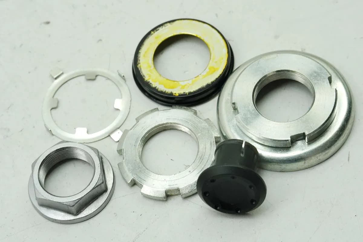 HONDA CB 125 R JC91 Mutter Sicherung Lenkkopf Gabelbrücke Dichtung Schraube