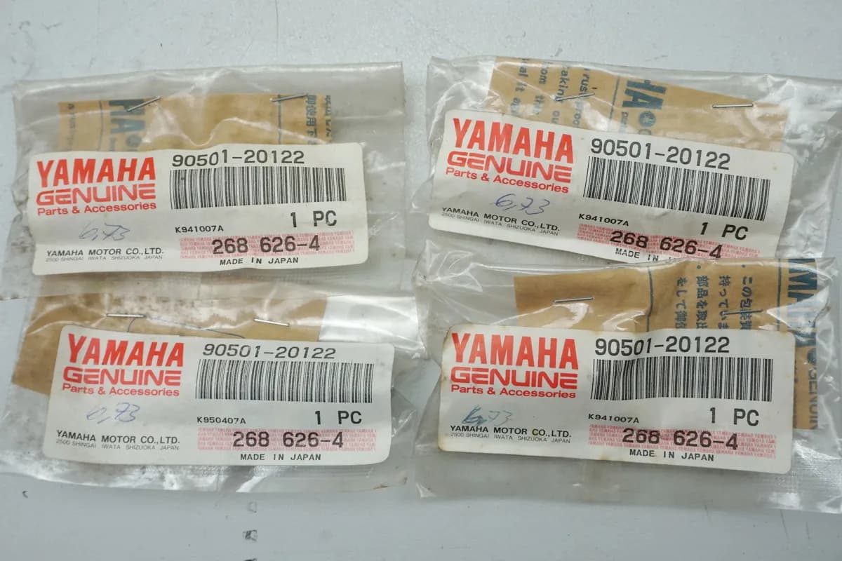 Yamaha Kupplungsfedern Satz 4 Stück original 90501-20122 DT XT YSR - NEU